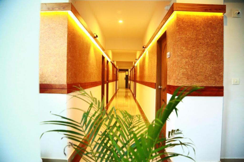Akan Hotel And Residence Meppādi Esterno foto
